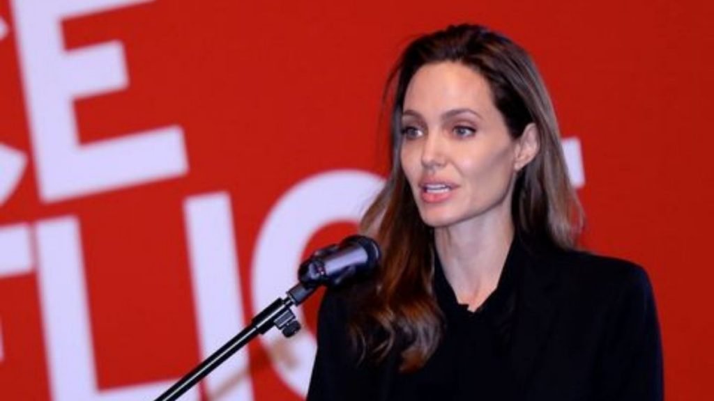 Angelina Jolie sends advice to women who fear domestic abuse during the holiday-Trendy Bash