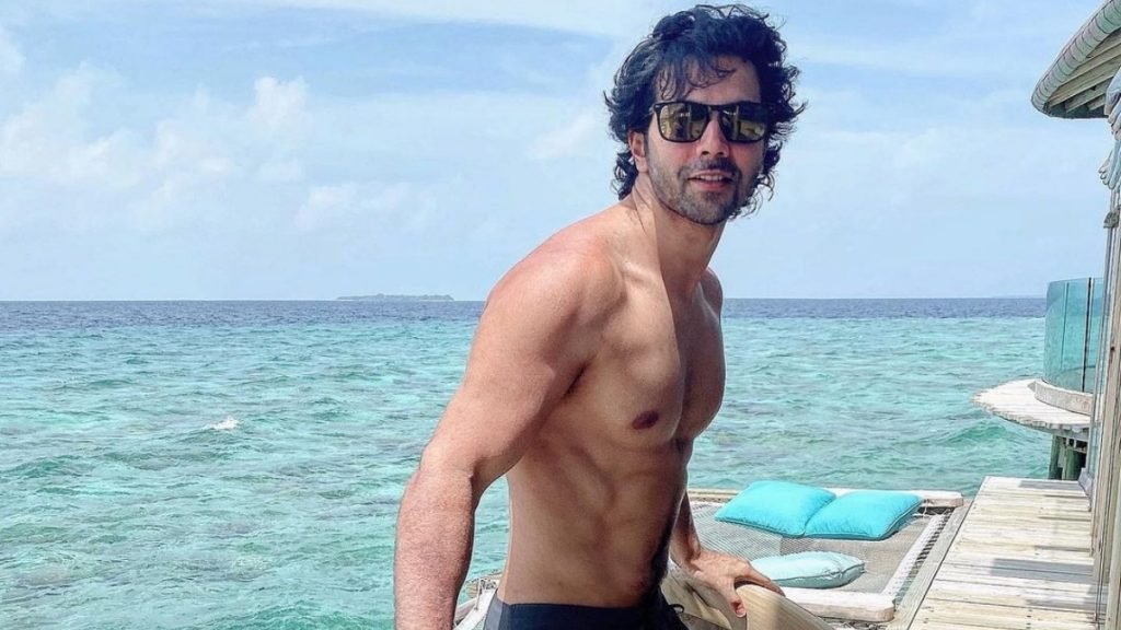 Varun-Dhawan-shares-the-shirtless-picture-on-Instagram-Trendy-Bash