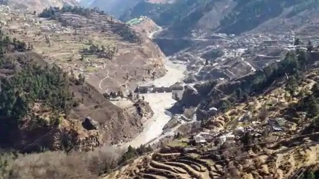 Anushka Sharma expresses grief over loss caused by Uttarakhand glacier burst - Trendy Bash